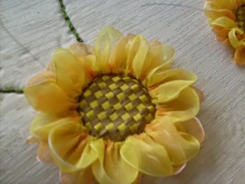 DIY como hacer flor 3 girasol listón cinta.juegos de baño ...