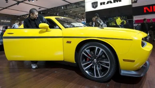 Dodge Challenger 2012: precio, ficha técnica, imágenes y lista de ...