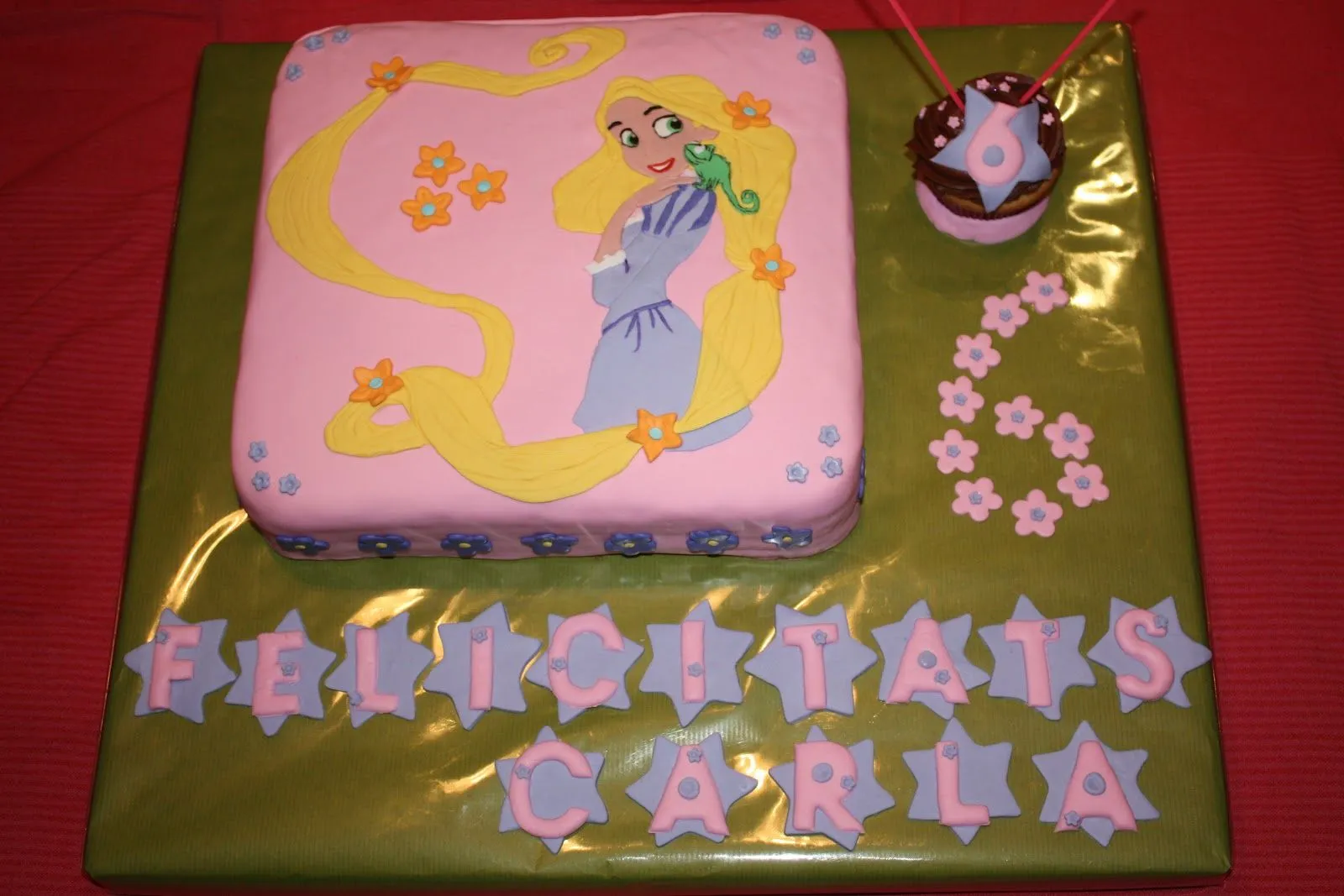 Pin Tarta Rapunzel De La Peli Enredados Y Delantales Buli ...