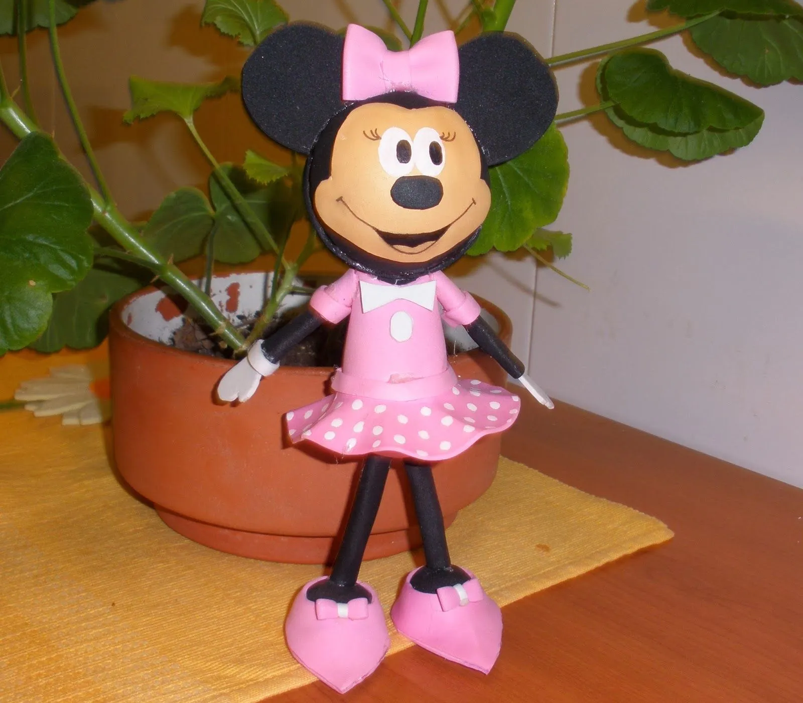 Dove Details: Fofucha Minnie Mouse