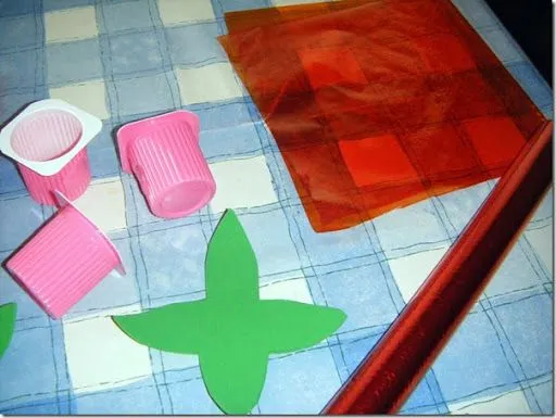 Drawingandcolouretheprint: Manualidades rosa reciclados para Sant ...