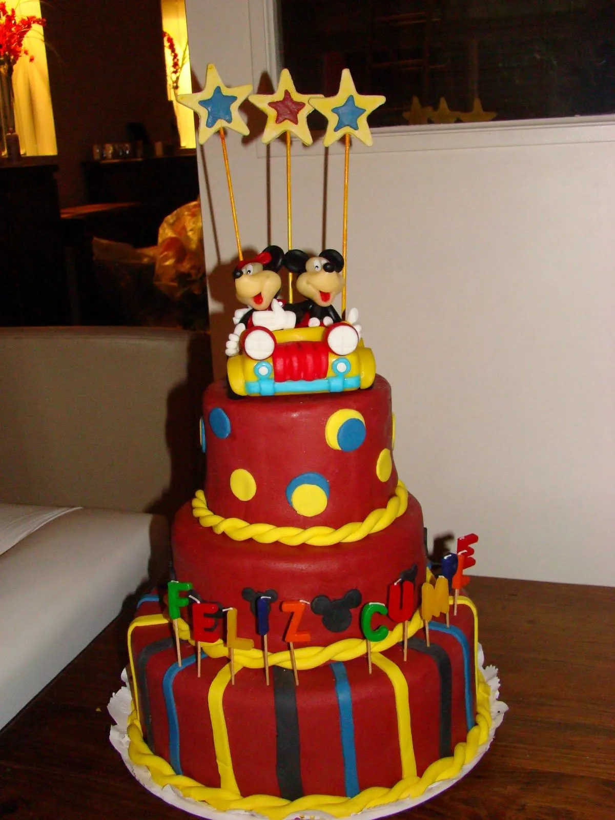 Dulce Tentación , Pastelería Artesanal: Super Torta de Mickey