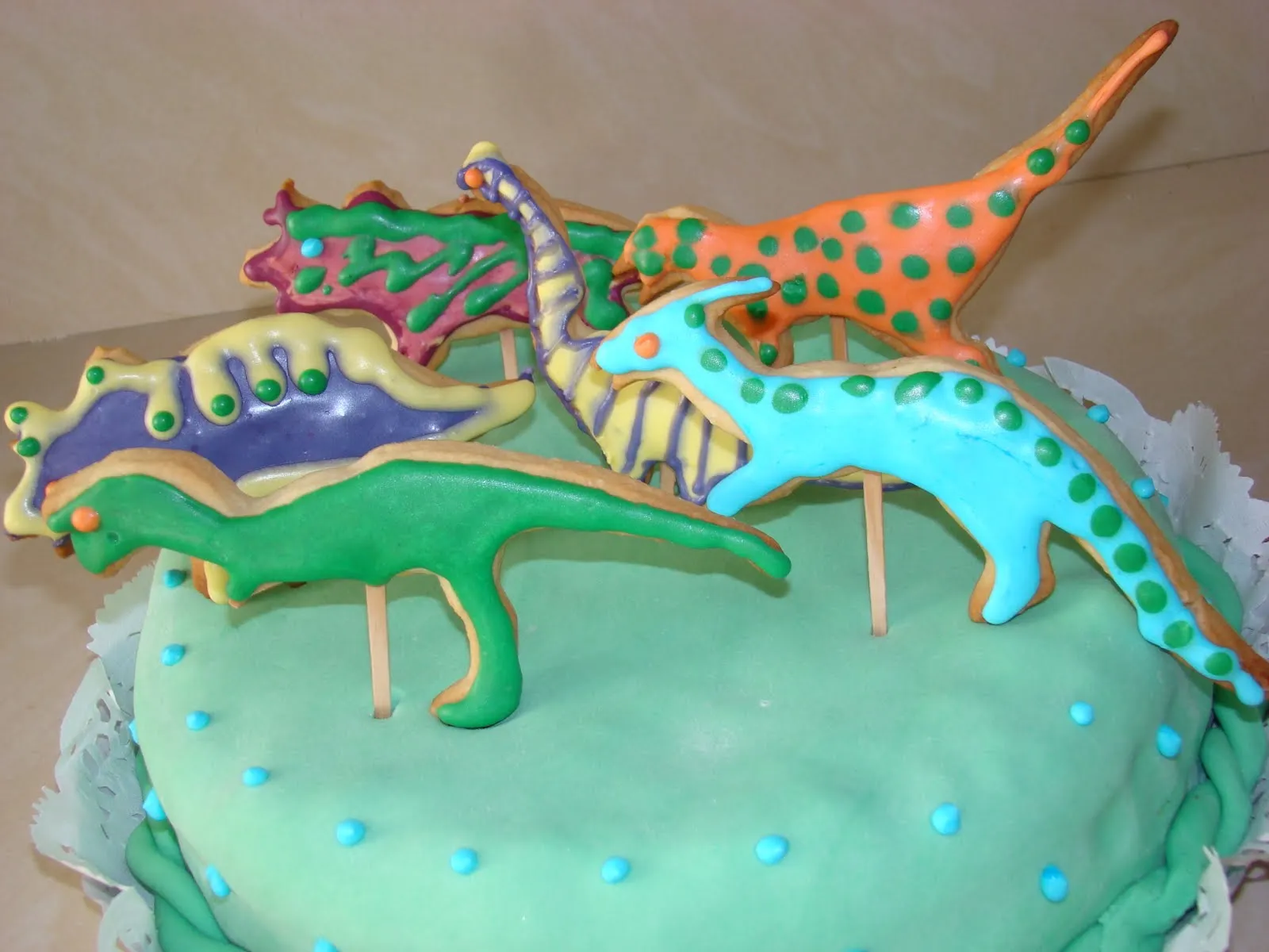 Dulce Tentación , Pastelería Artesanal: Torta de Dinosaurios