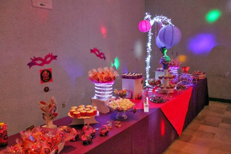 Dulces y Eventos: Mesa de dulces quinceañera