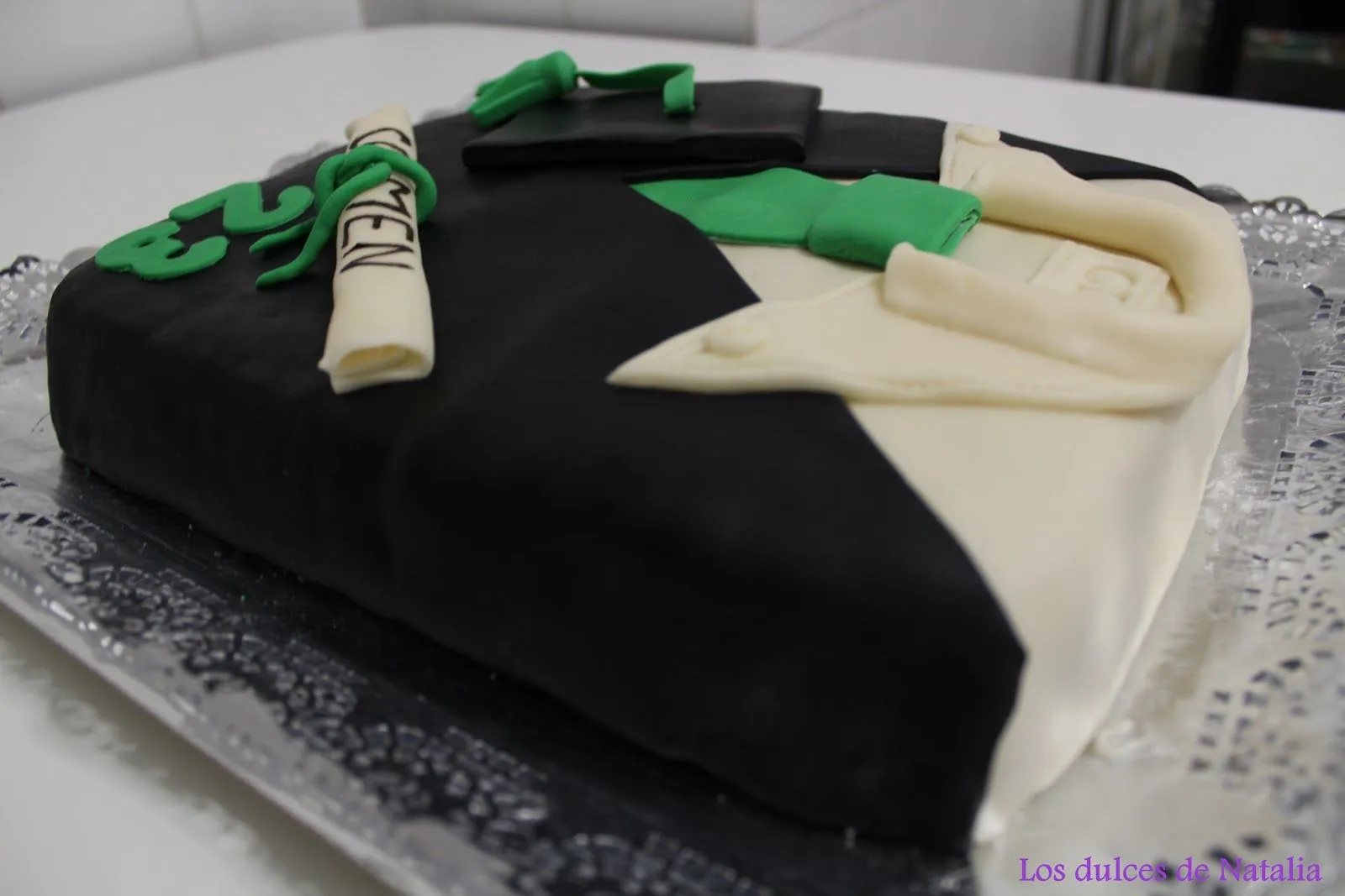 Los dulces de Natalia: Tarta abogada fondant