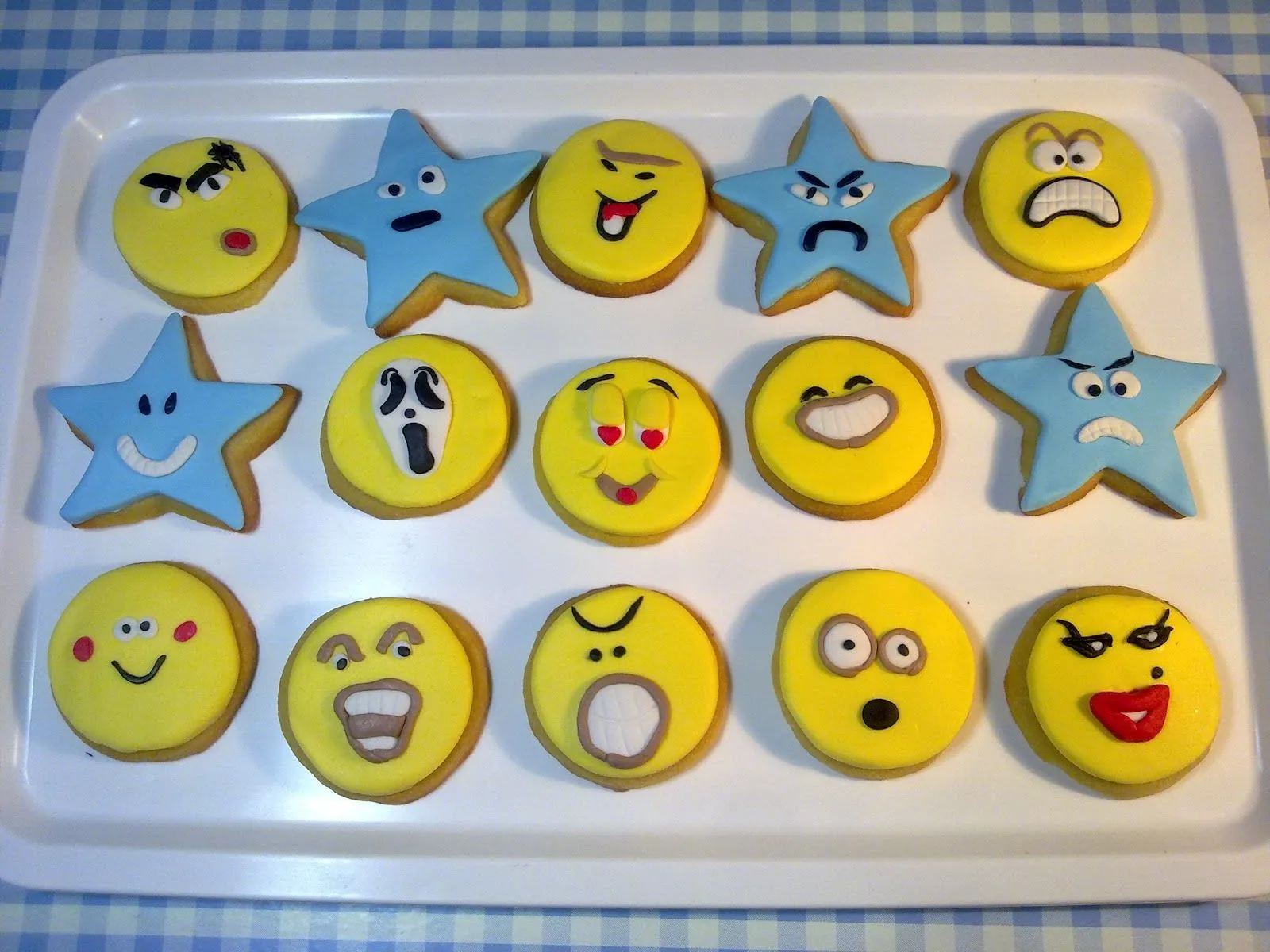 Dulces para pecar: Emoticones de vainilla y chocolate