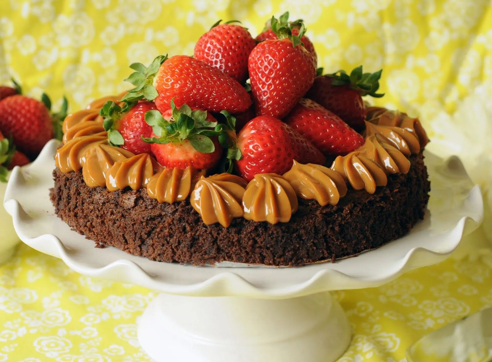 Dulcinea: Torta de Chocolate, Frutillas y Manjar