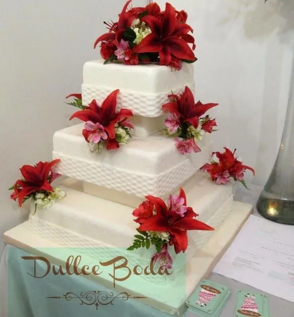 Dullce Boda Tortas de Boda: Torta de 3 Pisos con Decorado Floral