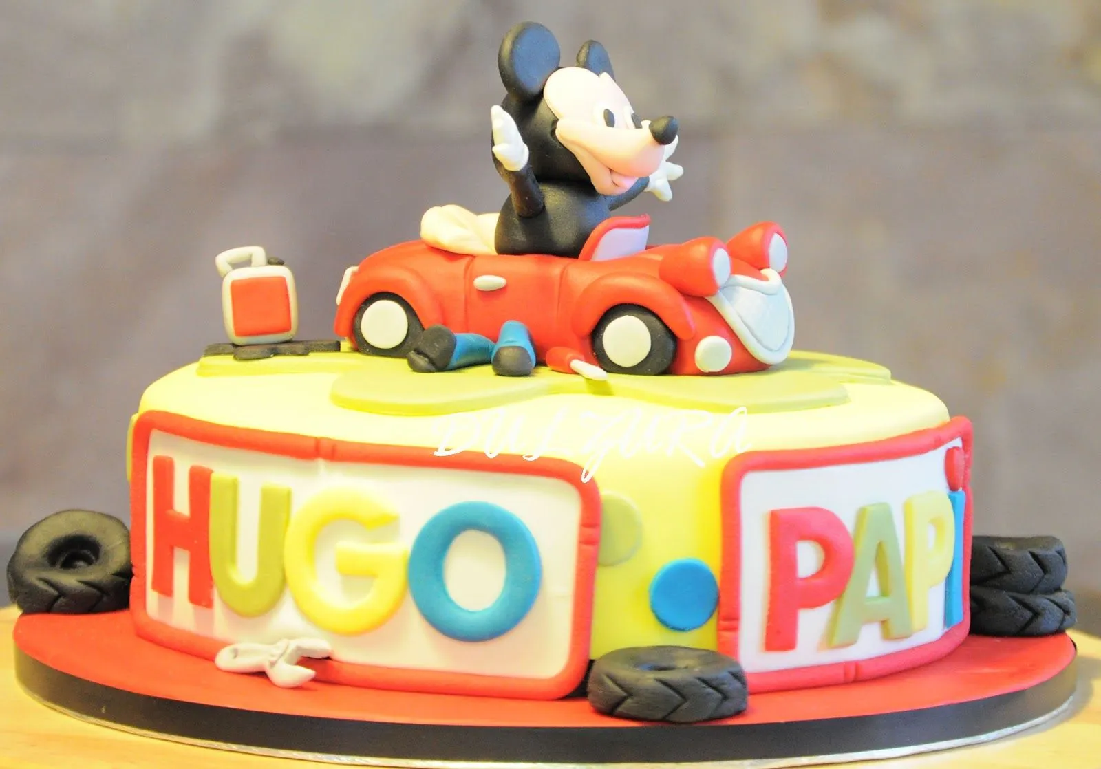 Dulzura*: MICKEY MOUSE TIENE UNA AVERÍA EN EL COCHE...