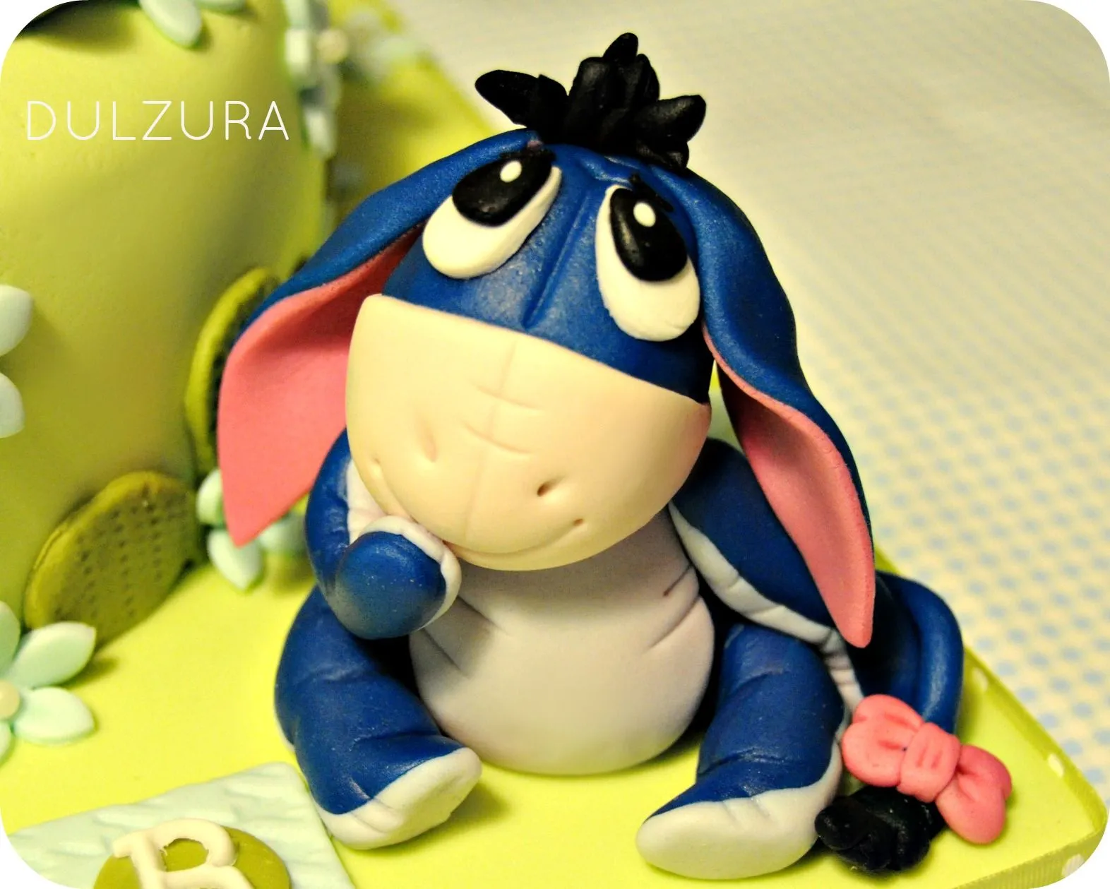 Dulzura*: TARTA WINNIE THE POOH...Y un cambio de look!!