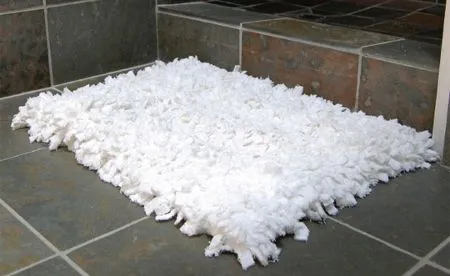 Eco alfombra de baño con toallas recicladas | Mundo Manualidades