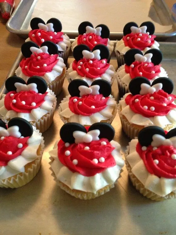 Edible Fondant Minnie or Mickey Mouse Ears por SweetIdeaCreations