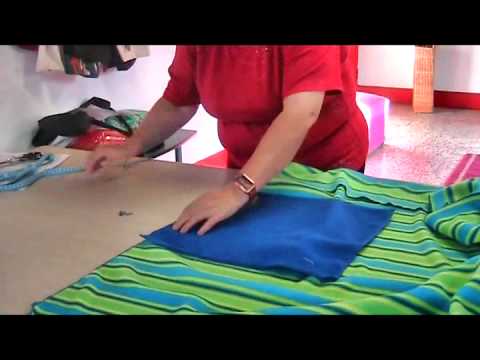 Como elaborar un cojín cobija - YouTube
