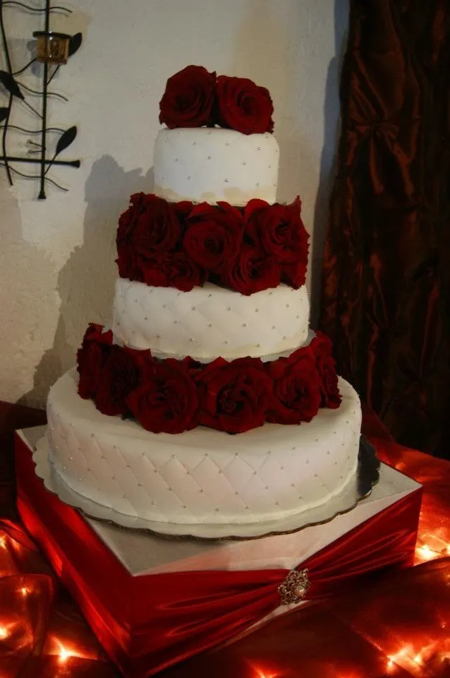 Elegante pastel de rosas rojas | bgpv | Pinterest