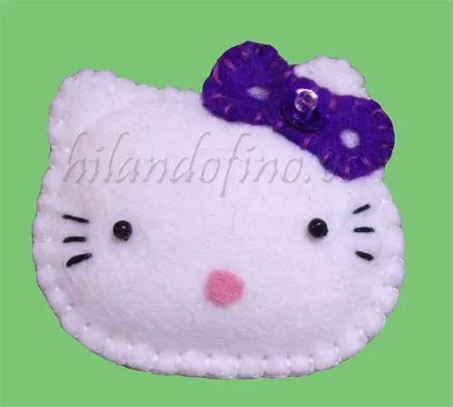 Elige tu broche de Hello Kitty ¿con flor o con lazo?, si quires ...