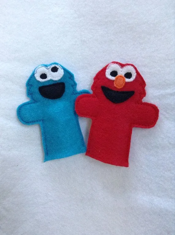 Elmo and Cookie monster finger puppets on Etsy, $8.00 | Títeres para los  dedos de fieltro, Titere de fieltro, Titeres de dedo moldes