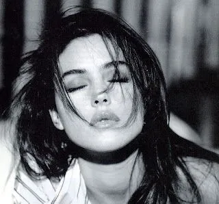  ... en: MundoFamosos | Hemeroteca | Monica Bellucci - en blanco y negro