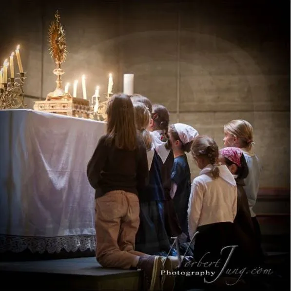 Cómo enseñar a los niños a amar a Jesús Eucaristía