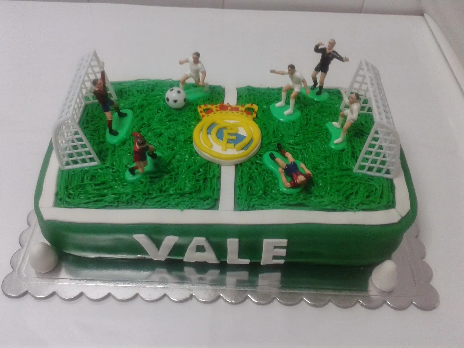 Eriyol Creaciones y Dulces: Pastel fondant campo de futbol del ...