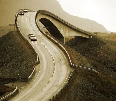 ESCAQUEARSE: Atlantic Road, la carretera imposible en Noruega