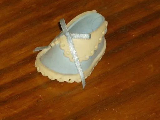 Escarpines en goma eva - Imagui