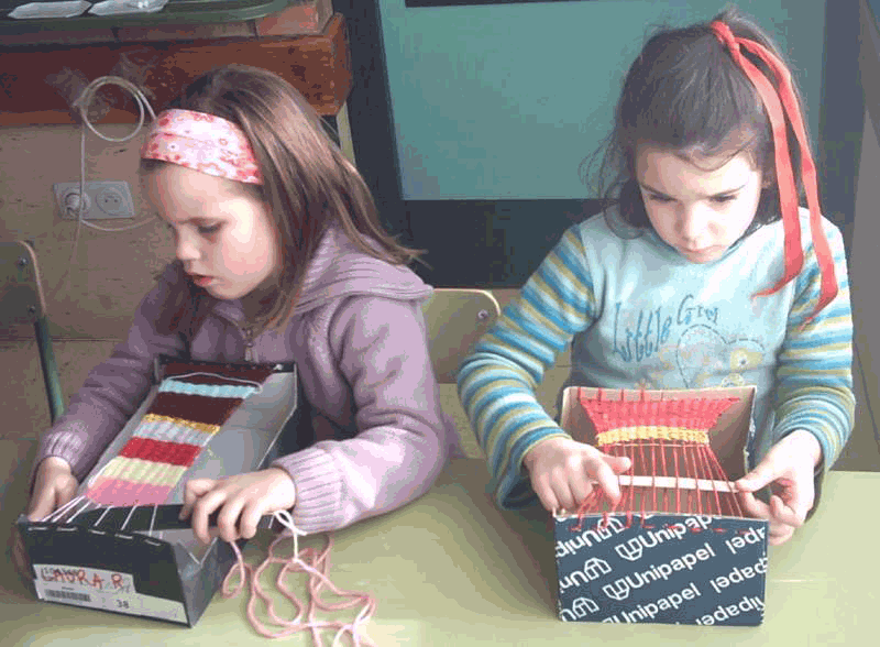 Escuela infantil castillo de Blanca: CAJAS DE ZAPATOS: MINI TELAR