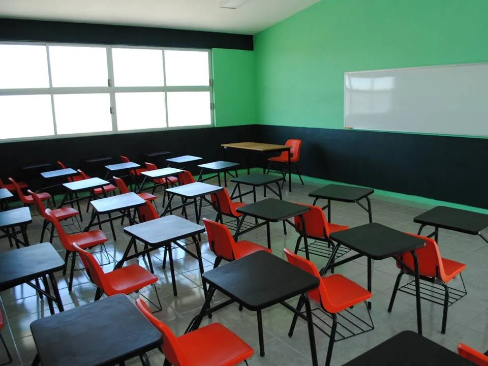 Escuela primaria se beneficia con aula de clases en Mineral de la ...