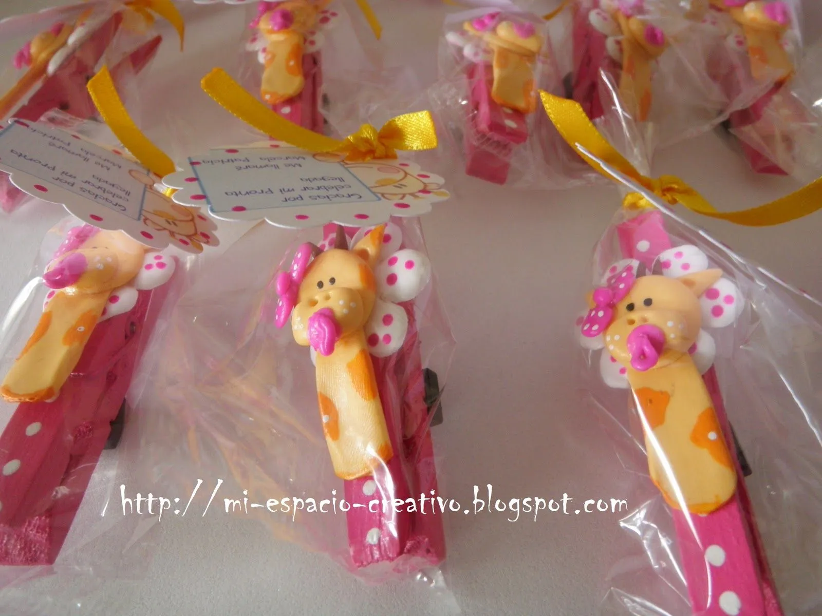 Mi Espacio Creativo: 156.- Recuerdo Baby Shower: Pinzas con Jirafas