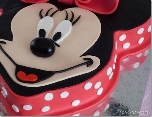 Espe Saavedra, en la cocina: TARTA MINNIE MOUSE FONDANT