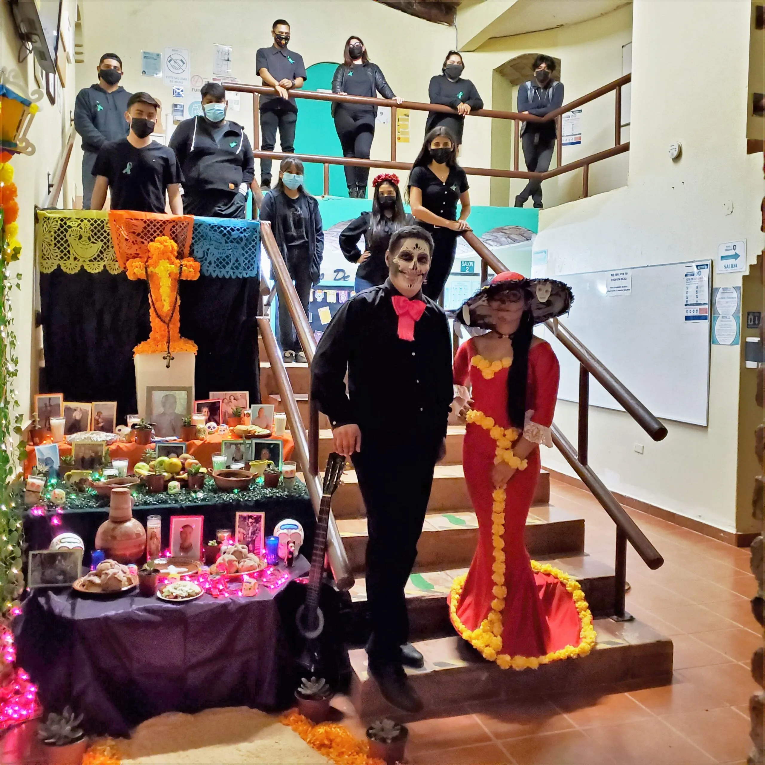 Estudiantes de CUT San Quintín realizan montaje de Altar de Muertos –  Universidad de Tijuana CUT