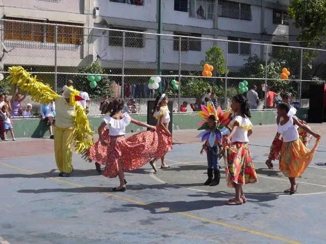 La Gran Explosión Cultural Bicentenaria Llega a la Zona F del 23 ...