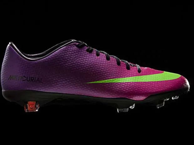 Explosivos y coloridos': Conoce los nuevos botines de CR7 - Terra USA