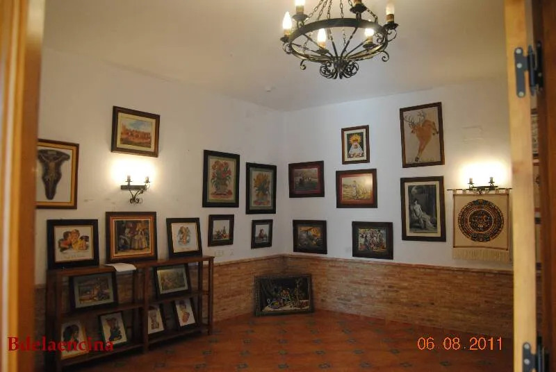 Exposición de cuadros de punto de cruz