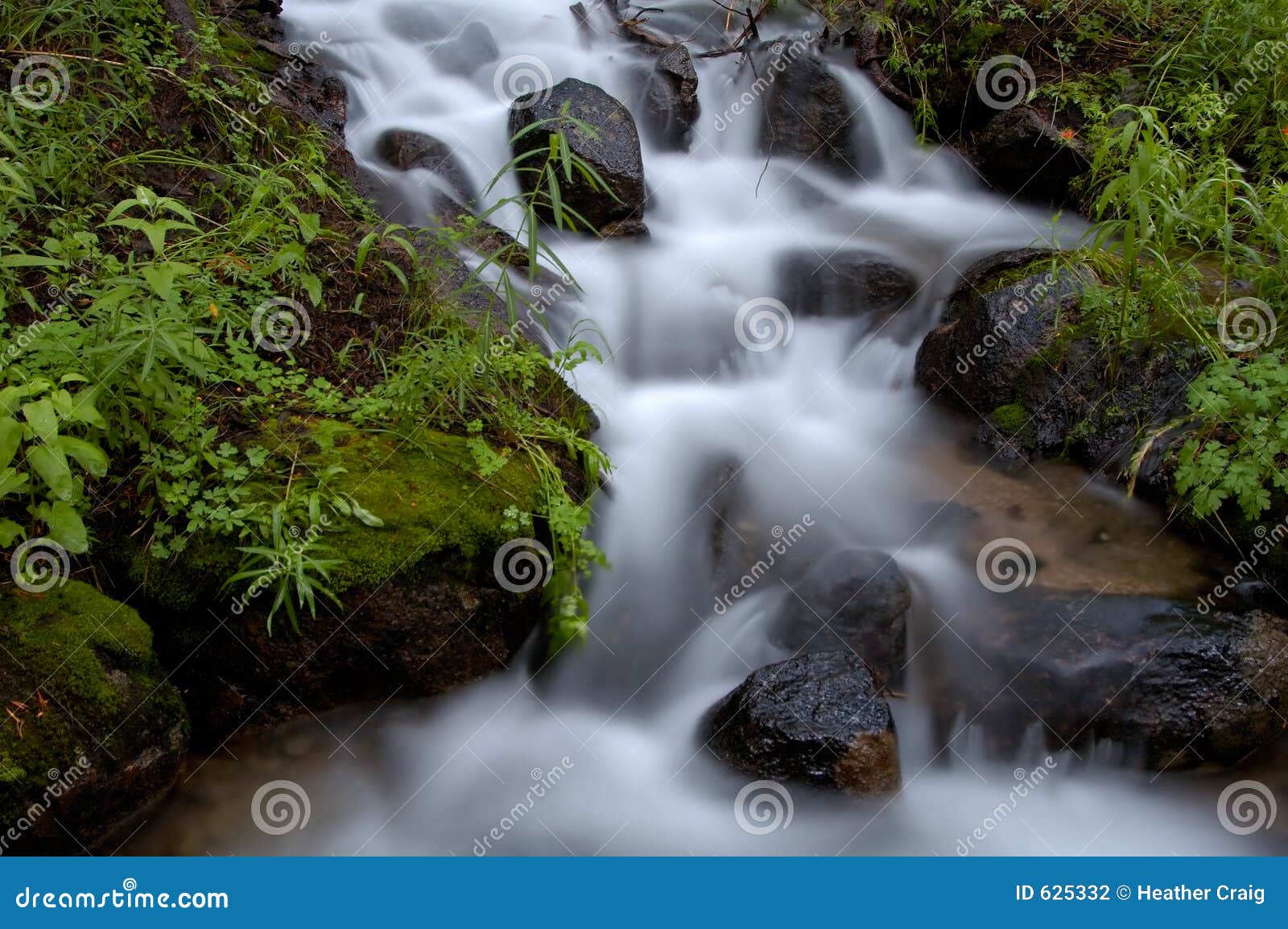 Falta De Definición De La Cascada Fotografía de archivo - Imagen ...