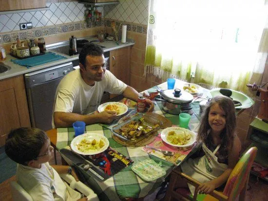 Toda la familia cenando lo mismo | Cómo conseguir que los niños ...