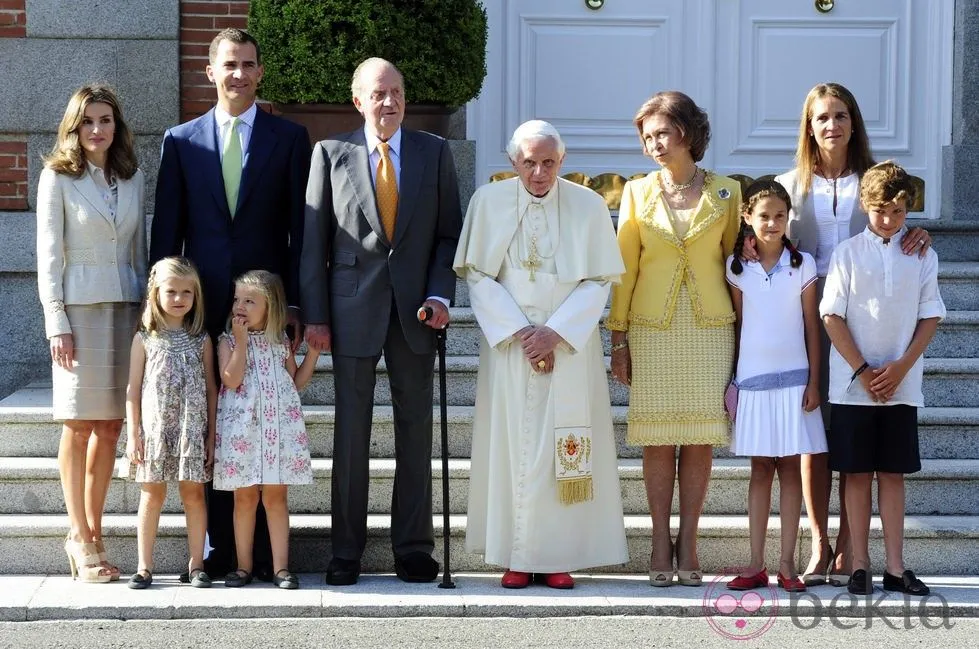 La Familia Real Española recibe al Papa Benedicto XVI en Zarzuela ...