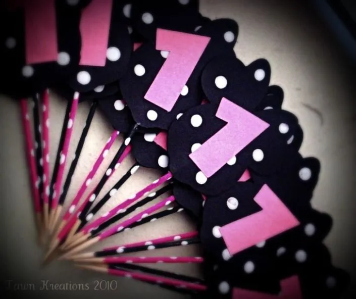 Fawn Kreations: Minnie Mouse Cupcake Toppers