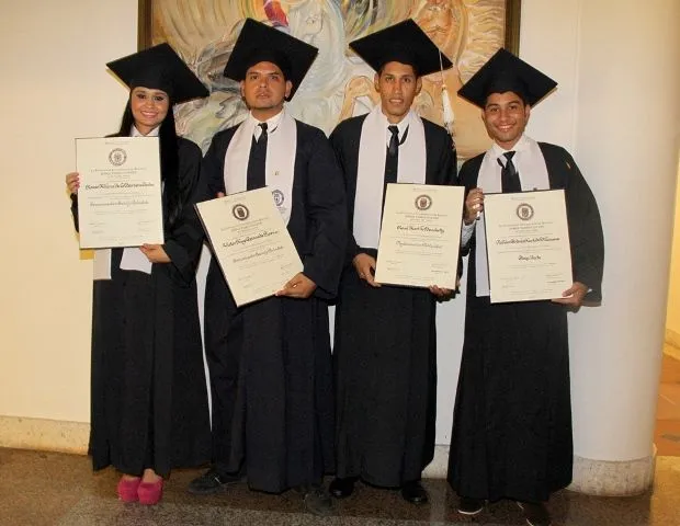 Felicitaciones a nuestros graduandos | Universidad de Bogotá Jorge ...