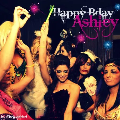 Feliz cumpleaños Ashley Greene te desea Lunanuevameyer