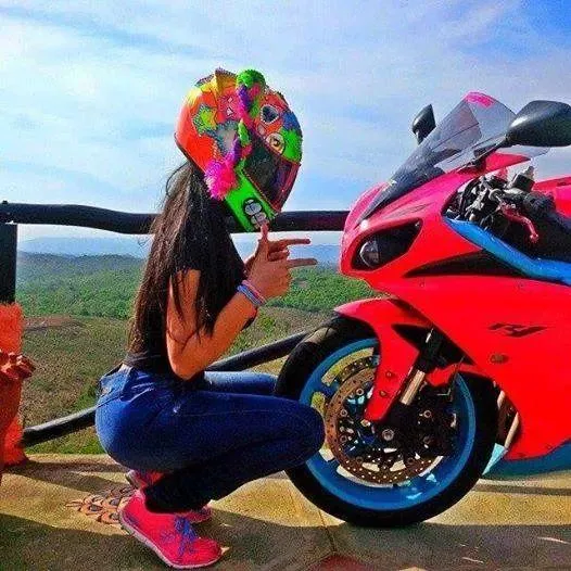 FERNANDA ESCOBAR on Twitter: "Amo las motos....te hacen ser libre ...