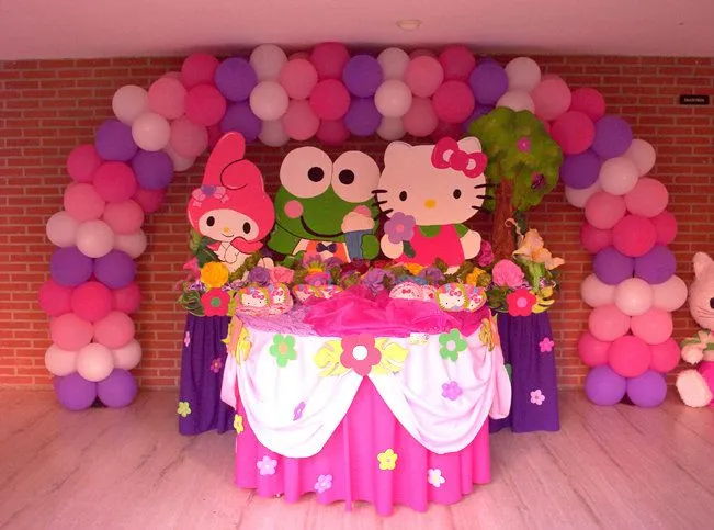 Decoración para mesas de fiestas infantiles de Hello Kitty - Imagui