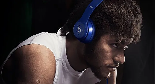 La FIFA prohíbe los auriculares Beats durante el Mundial porque ...