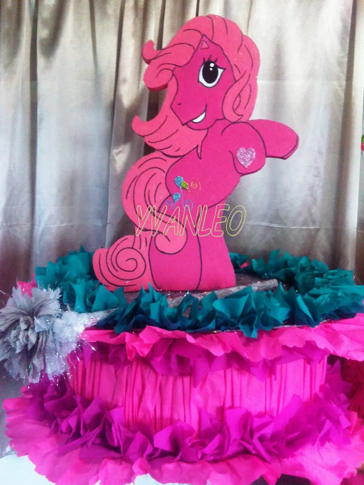 TODO EN FIGURAS DE ANIME YVANLEO: PIÑATA PONY