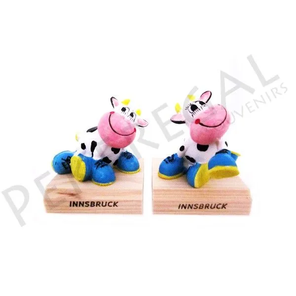 Figuras vacas zapatos con base de madera - PEKEREGAL Souvenirs