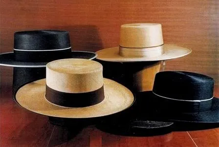 File:Conjunto sombreros.jpg - Wikimedia Commons