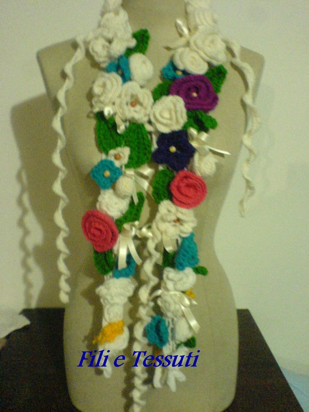 Bufanda de flores a crochet - Imagui