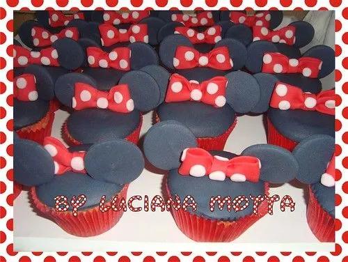 Cupcakes da Minnie (Minnie Mouse Cupcakes) - a photo on Flickriver