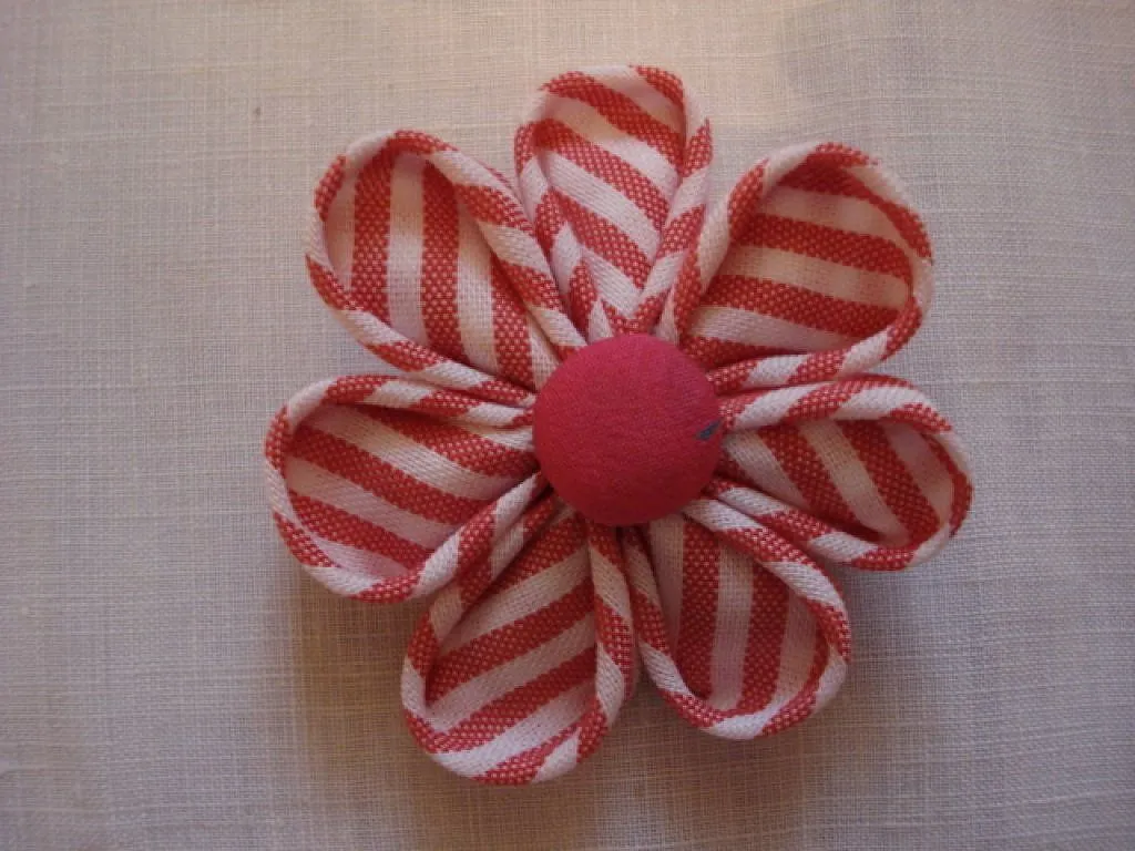 Ya tengo flores Kanzashi ... | Aprender manualidades es facilisimo.