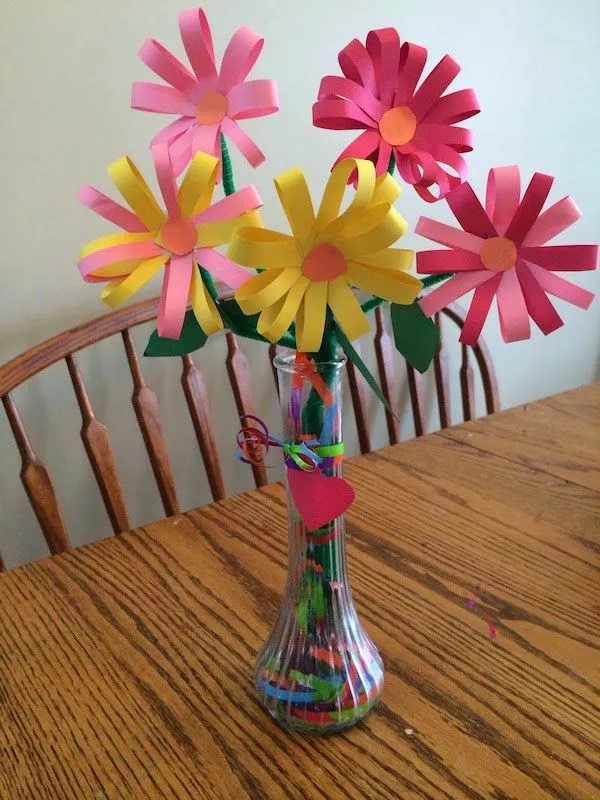 5 flores de papel para hacer con los niños - PequeOcio