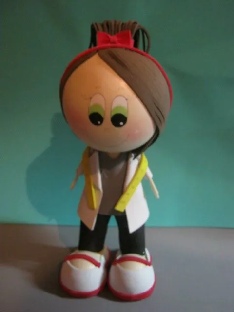 Fofucha costurera con moldes - Imagui